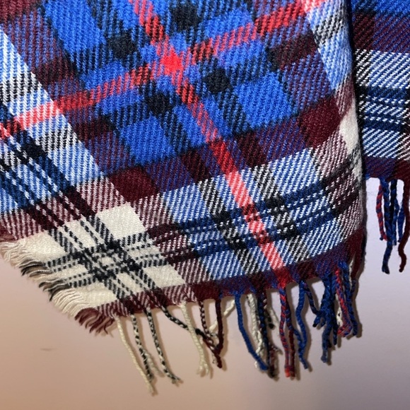Madewell Soft Plaid Knit Fringe Blanket Scarf Blue Red White Black OS - Picture 7 of 14